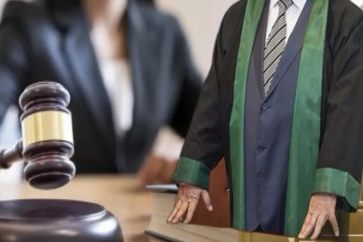 Daha bir vəkilin fəaliyyətinə xitam verildi 