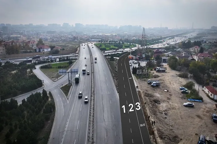 Zabrat yolunda bu hissəyə də avtobus zolağı  çəkilir - VİDEO 