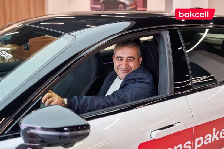"Bakcell"lə 8-ci lüks avtomobil öz sahibini tapıb