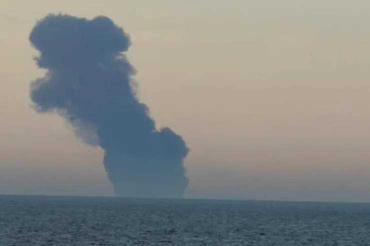 Rusiyaya məxsus neft daşıyan gəmi  partladı