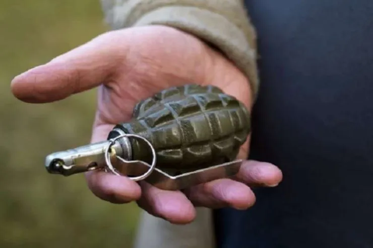 Naməlum şəxslər otelə qumara atdı 