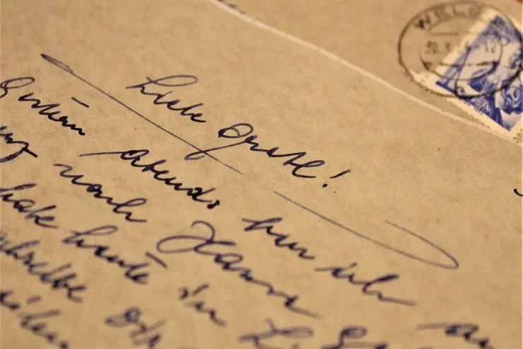 Qadın çardağında  müharibədən qalan sevgi məktubları  tapdı