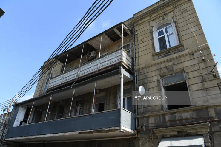 126 illik bina NARKOMANLARIN  yuvasına çevrilib – Sakinlər qorxu içində 