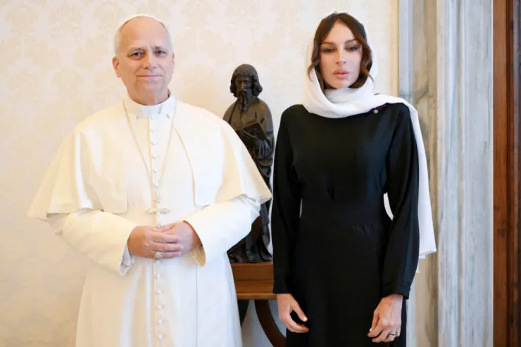 Mehriban Əliyeva Roma Papası ilə görüşdü