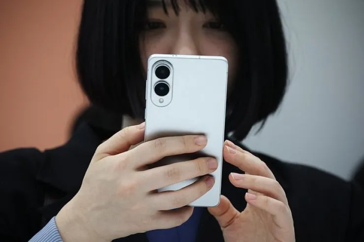 Samsung Galaxy S26 Ultranın  kamerası   bu telefondakına bənzəyəcək