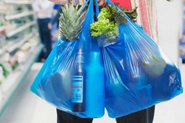 Başqa marketin torbası  ilə mağazaya girib döyüldü – Bakıda ŞOK OLAY 