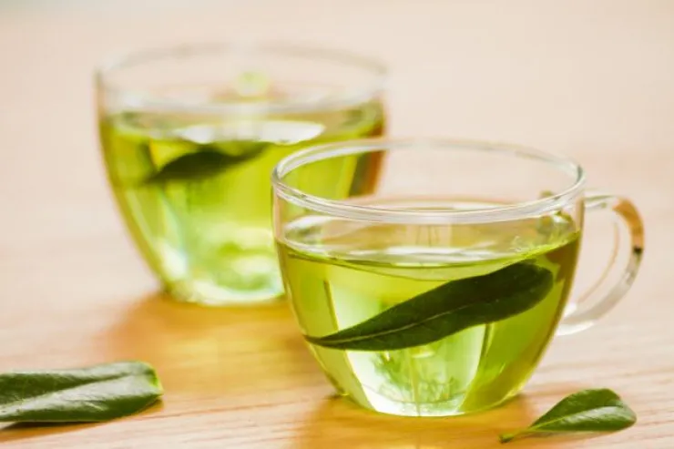 4 vitamin:  hansılarını yaşıl çayla birlikdə qəbul etmək olmaz