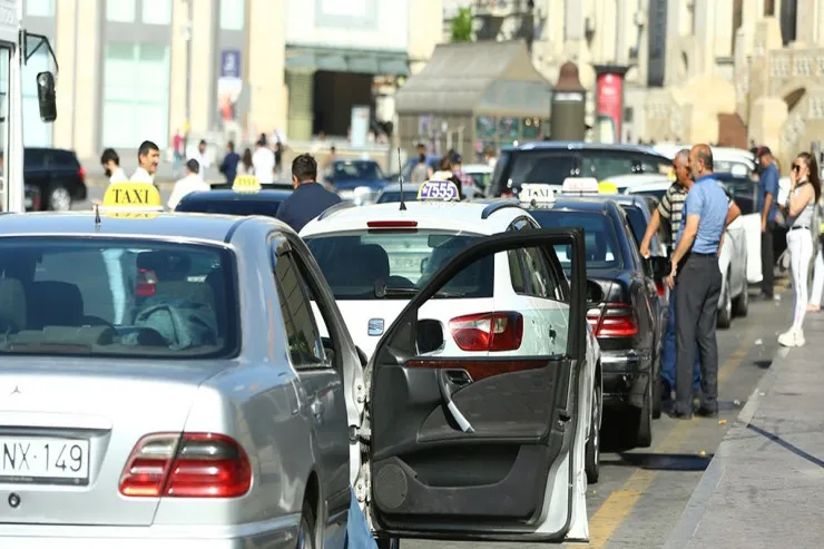 Azərbaycanda taksi sürücüləri bu formada istismar olunur - HÜQUQŞÜNAS DANIŞIR 