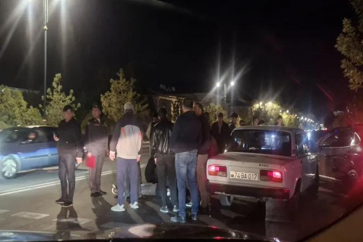 Naxçıvanda maşın məktəbli qızı  vurdu