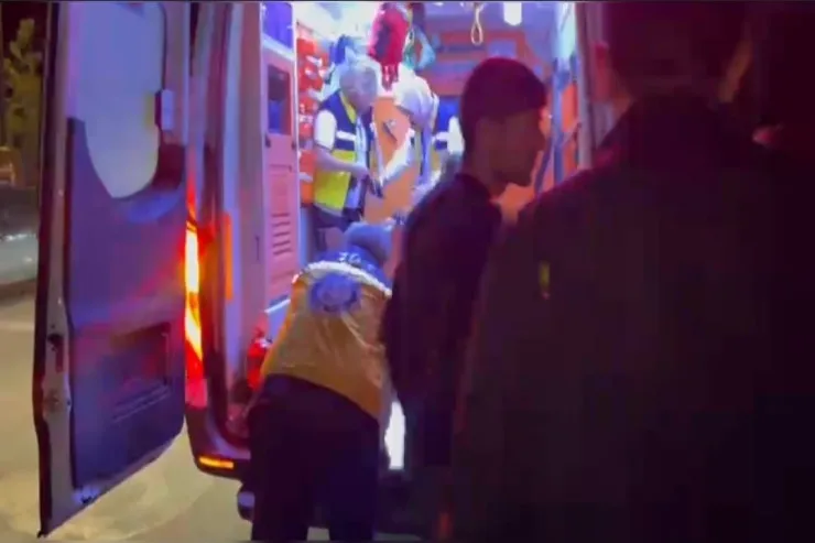 Naxçıvanda maşın məktəbli qızı  vurdu