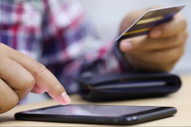 Fərqli ssenarilər: pulunuzu oğurlamaq  üçün bu rollara girirlər - VİDEOMÜRACİƏT