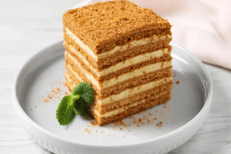 25 il evli olan ərindən  bir parça tort üstündə   boşandı: nə baş verib?