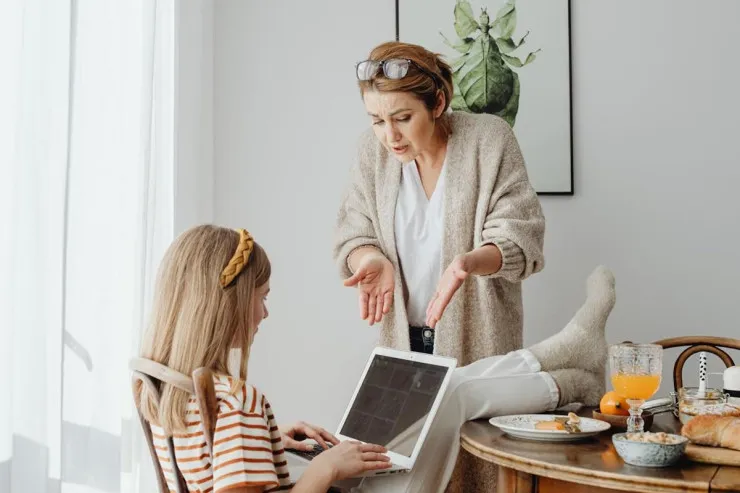 Zəhərli valideynin 10 xüsusiyyəti:  Onlar övladlarınızla münasibətlərinizi poza bilər 