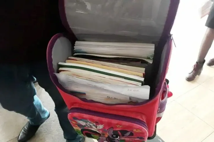 Şagirdin çantasına girən  müəllim cəzalandırıldı - Azərbaycanda İLK