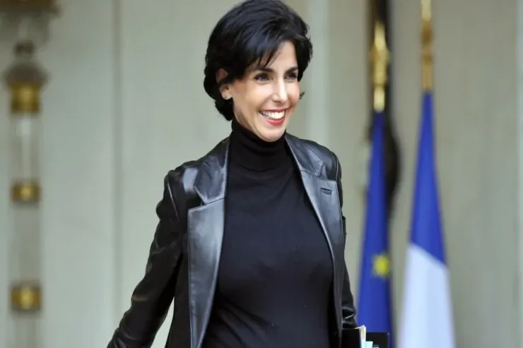 Fransalı nazir barədə araşdırma başladı 