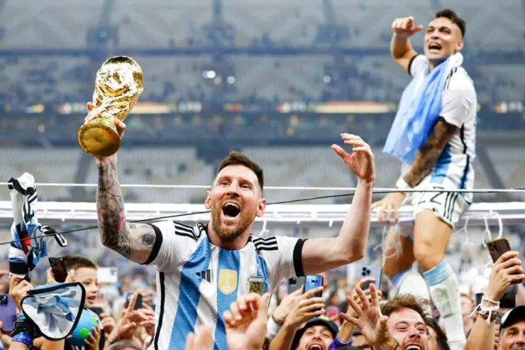 Dünya futbolu  inqilab astanasında:   2030-cu ildə tarixin ən böyük  dünya çempionatı ola bilər 