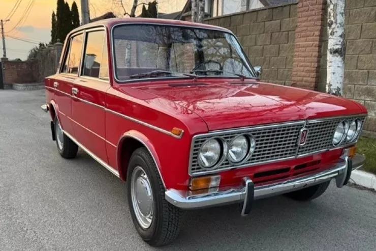 36 il əvvəlin  “VAZ-2103”ü – 6900 dollara  satılır