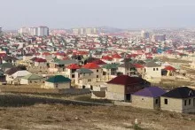 Tezbazar  tikilən evləri su basır  - "Hər şeyi qurumların boynuna qoymaq olmaz"