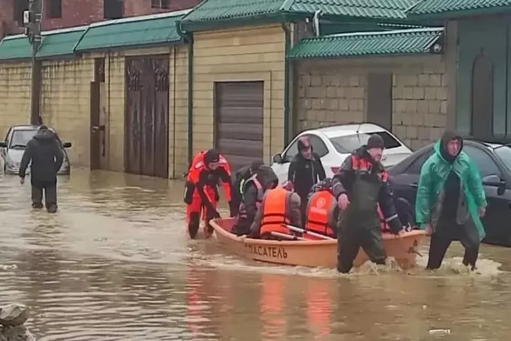 Gənc qadın və daha bir uşaq  daşqında həlak oldu