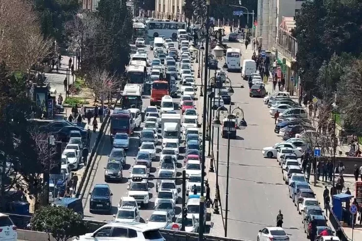 Bakıda bu yollarda sıxlıq var - SİYAHI 