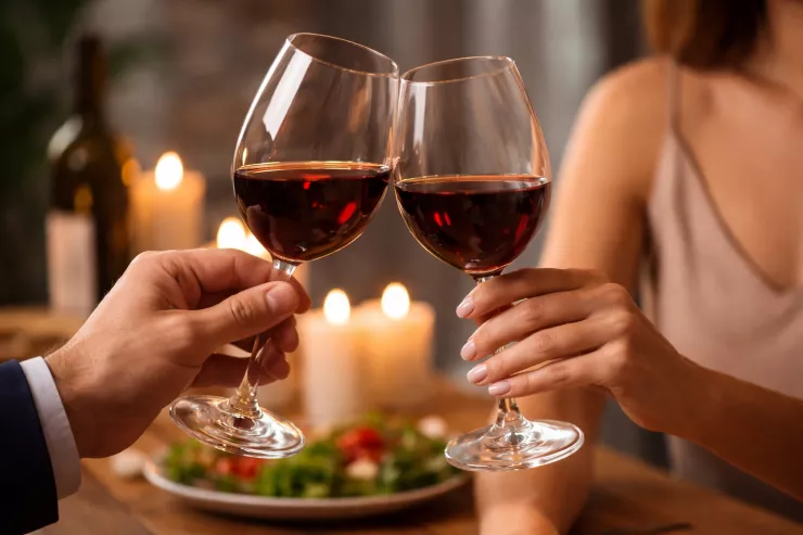 Bir qədəh şərab  kimə faydalıdır - Kişilərə, yoxsa qadınlara? 