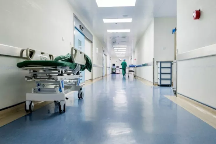 Bakıda tibb üzrə fəlsəfə doktorunun klinikasında   OĞURLUQ