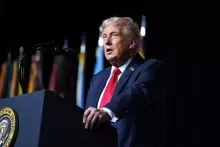 Tramp İranla iki həftəlik atəşkəsi  qəbul etdi