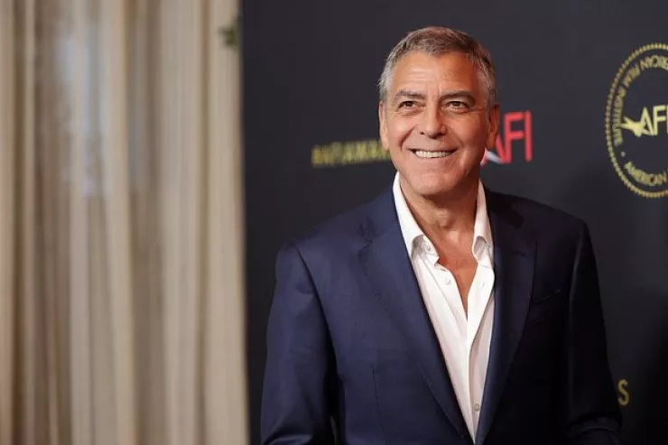 Trampı tənqid edən  aktyor "hərbi cinayətkar"  elan edildi