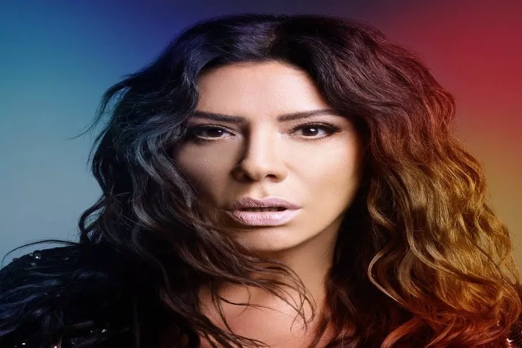 “Ne mutlu türküm” deyən müğənni ölkəyə buraxılmadı 