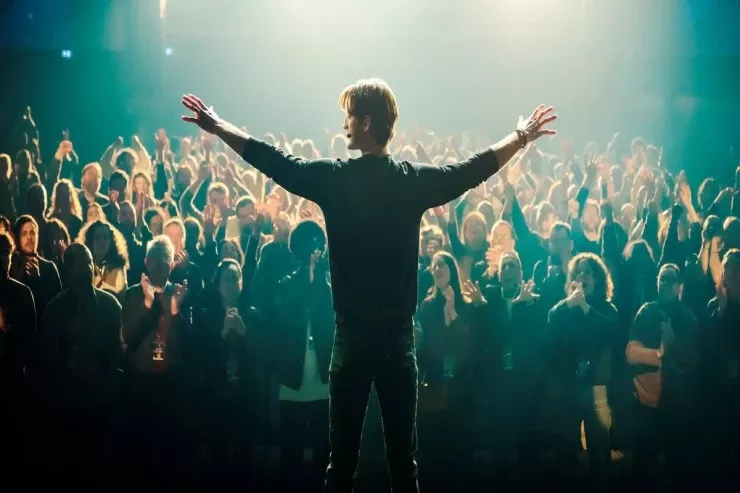 Təriqət liderləri  və onların təhlükəli   fikirləri: Sizi ekranlara bağlayacaq 6 FİLM 