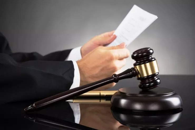 Sabiq vergi mühasibinin MƏHKƏMƏSİ BAŞLAYIR 