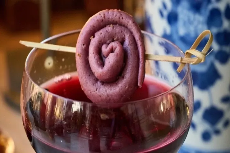 Qırmızı şərabla  pankeklər - Fərqli və zövqlü RESEPT 