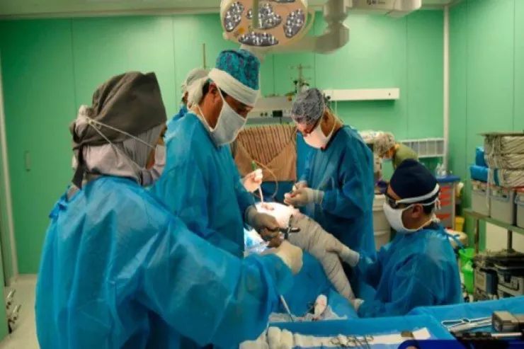 Cərrahlar xəstələri səhv saldılar:  bunu əməliyyat zamanı  bildilər