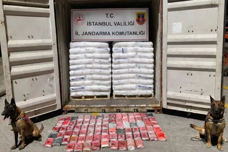 İstanbulda 100 kiloqramdan  çox kokain ələ keçirildi