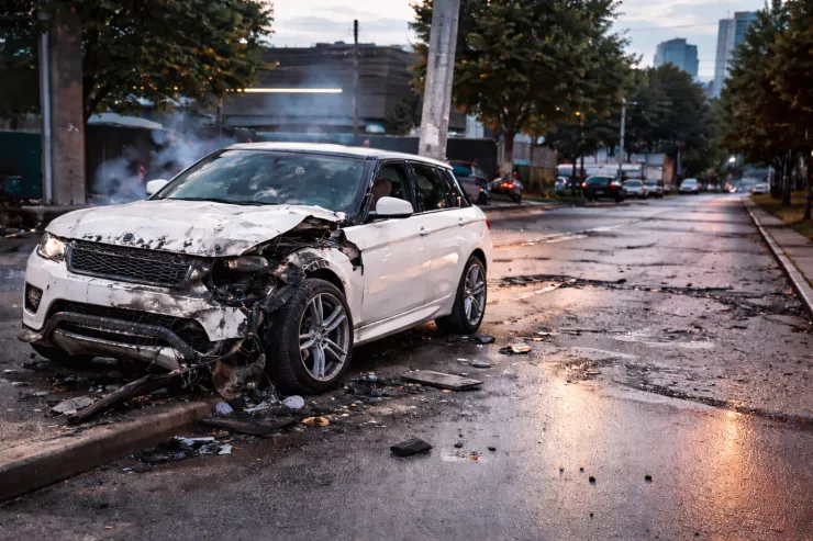 "Moyka"dan qaçırdığı avtomobillə qəza törətdi 