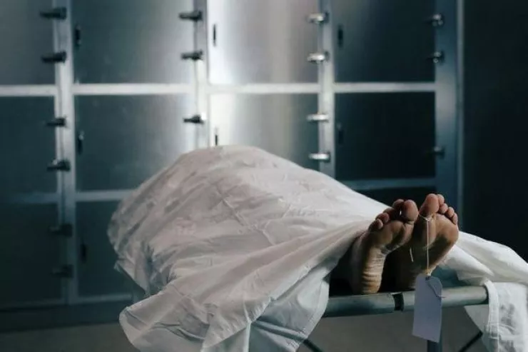 Anasının meyitini 3 il dondurucuda  saxlayıb pensiyasını   aldı