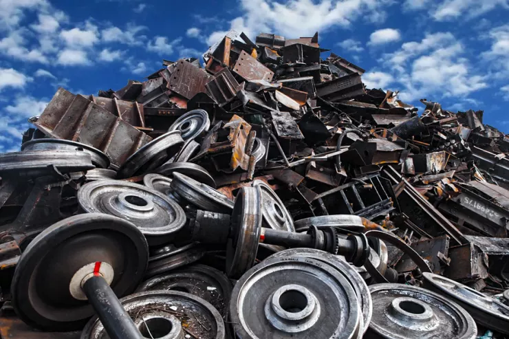 Şirkətdən oğurladıqlarını "metallom"a satdılar 