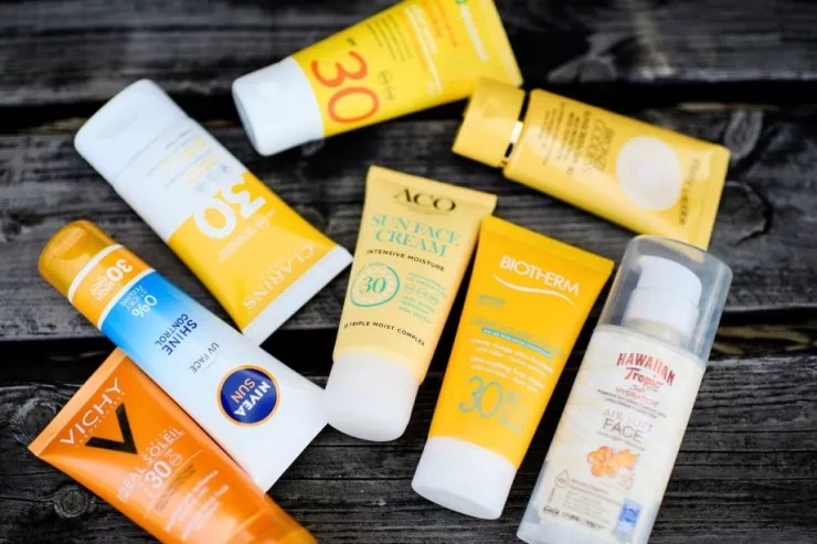 Makiyaj dərini günəşdən qorumur - Xəbərdarlıq 