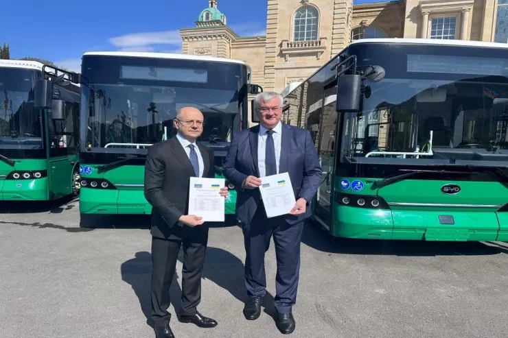 Azərbaycan Ukraynaya beş sərnişin avtobusu verdi