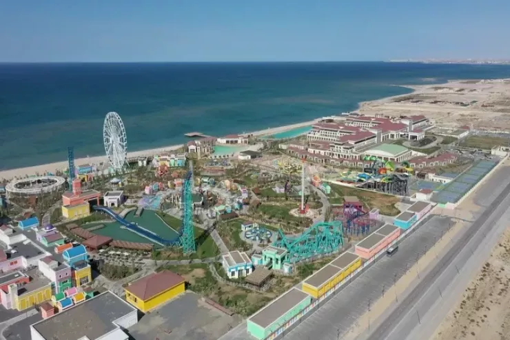 Bu şəhərin ərazisi Xəzərin hesabına  böyüdü