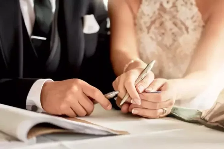 50 yaşlı azərbaycanlı kişi 62 yaşlı qadınla  evləndi, prokurorluq imkan vermədi 