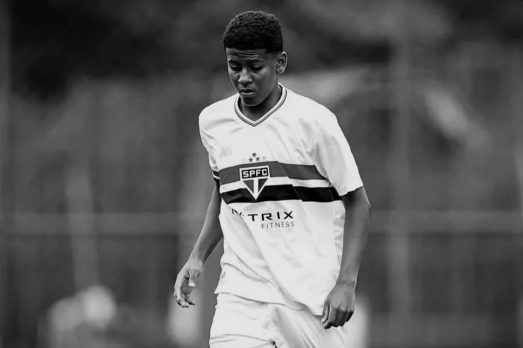 15 yaşlı futbolçu oyun zamanı güllələndi 
