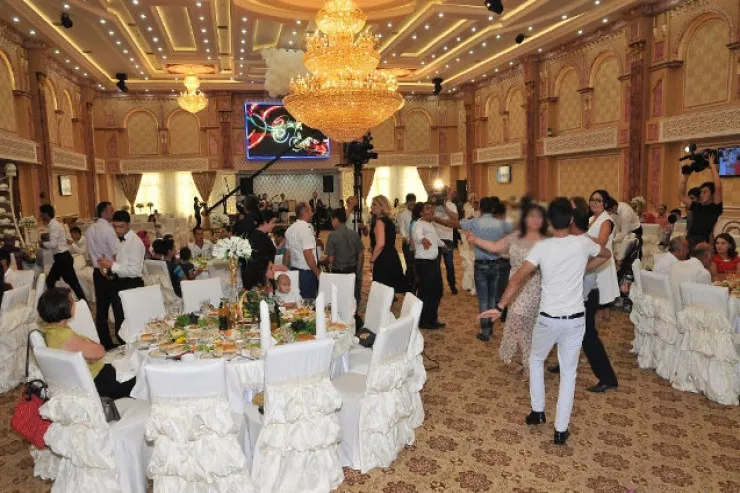Ağdamda toyda rəqs DAVASI:  dayıya cinayət işi  açıldı