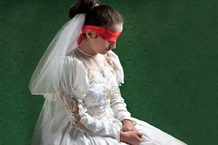 17 yaşlı qıza nişan mərasimi keçirildi, valideynləri polisə dəvət olundu 