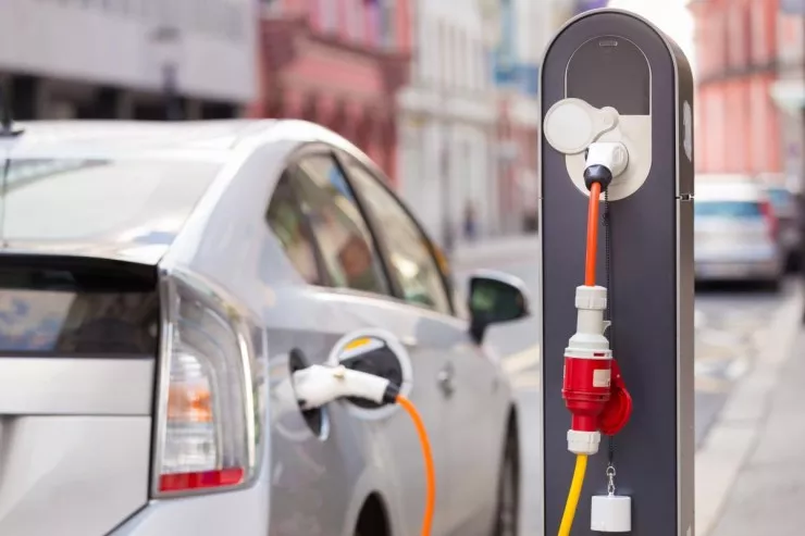 Elektrikli maşın sahiblərinin DİQQƏTİNƏ:  Evdə şarj edənlər daha çox elektrik pulu  ödəyə bilər