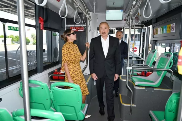 Prezident Naxçıvanda elektrik mühərrikli yeni avtobuslara  baxış keçirdi - FOTOLENT +VİDEO 