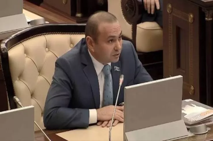 Sabiq deputat  Moskvada buzlu kola satışı  biznesi qurmaq istədi, aldadıldı