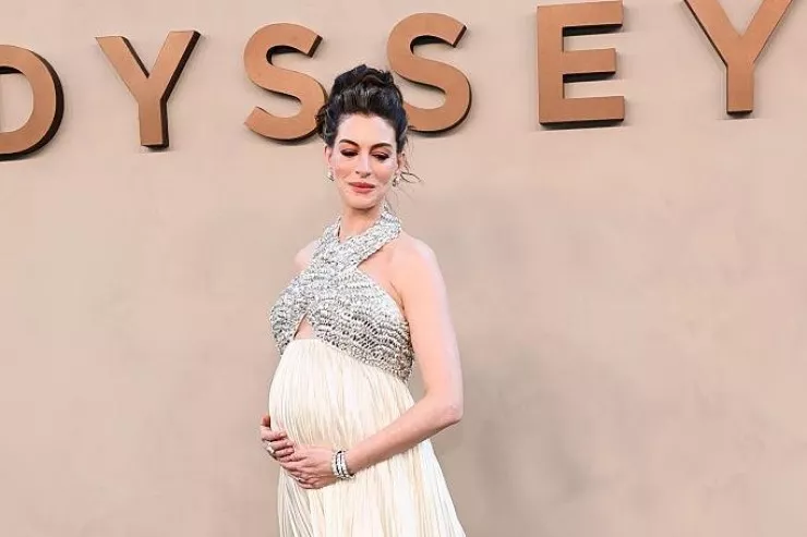 Anne Hathaway hamiləliyi ilə bağlı  yayılan söz-söhbətlərə cavab verdi