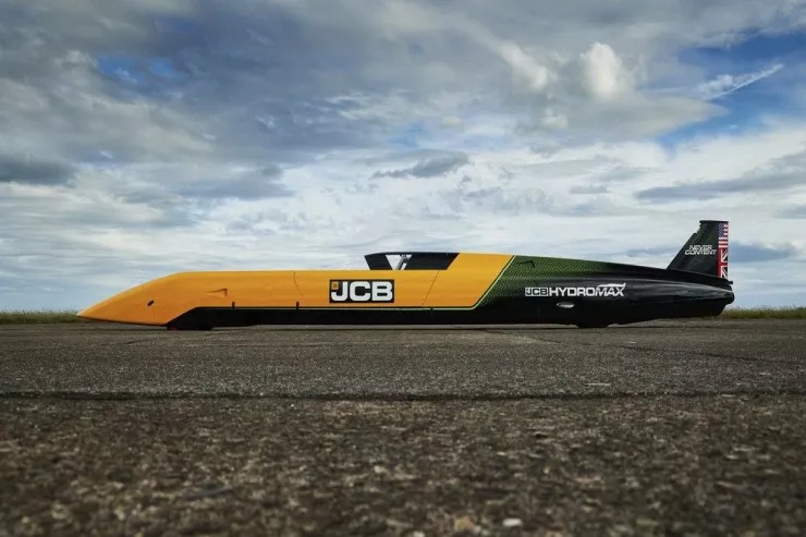 JCB rekord qıran avtomobil yaratdı: 653 km/saat  sürət yığdı