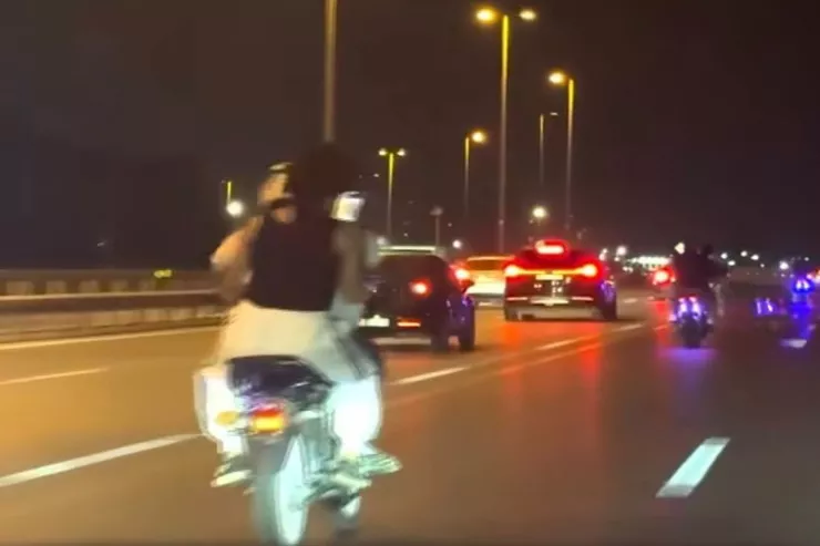 Mopedlə "avtoş"luq  edən həbs olundu